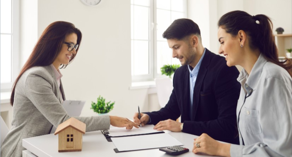 Důležité faktory při výběru realitního makléře